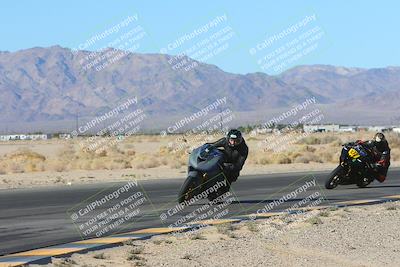 media/Jan-10-2025-CVMA Friday Practice (Fri) [[489e0da257]]/Group 4 and Trackday/Session 2 (Turn 4 Inside)/